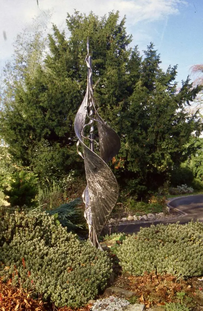 Pontesbury Sculpture: Stainless steel