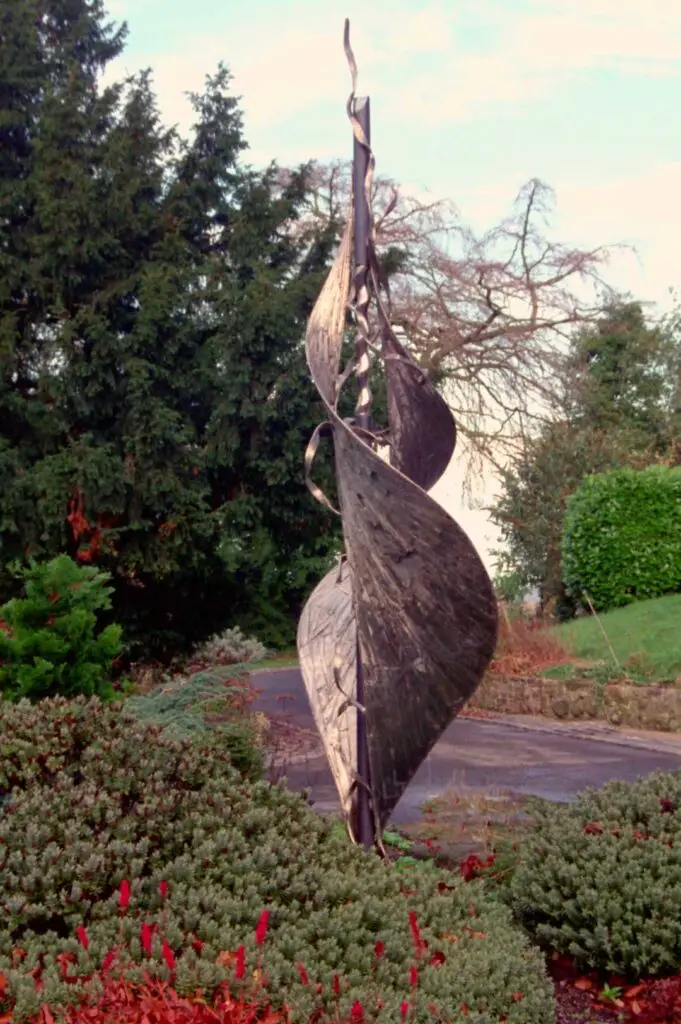 Pontesbury Sculpture: Stainless steel